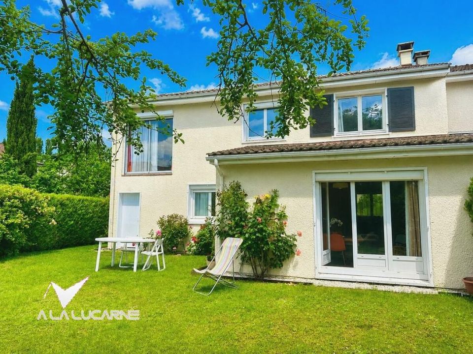 Villa in Montesson, Yvelines - photo 1