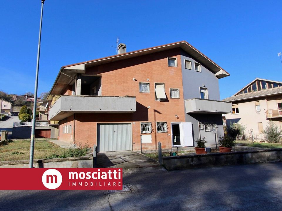 Villa i Castelraimondo, Macerata - foto 1