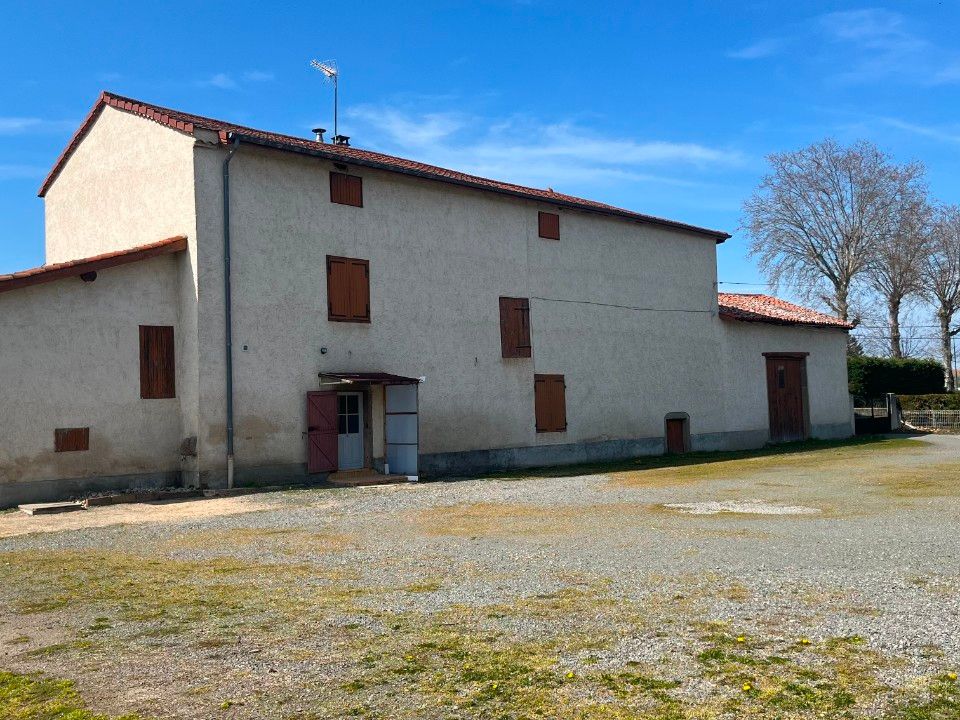 Gårdshus i Civens, Loire - bilde 1