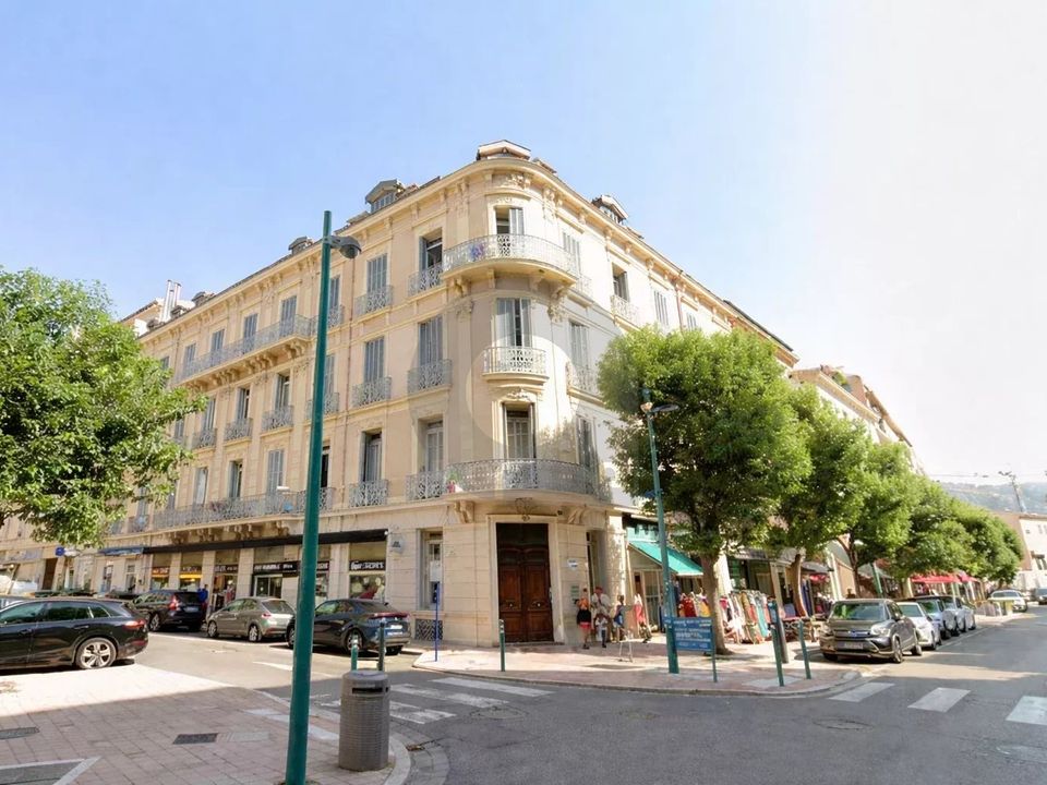 Квартира в Menton, Alpes-Maritimes - фотография 1