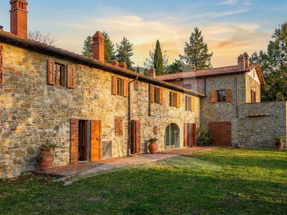 Farm hus i Loro Ciuffenna, Arezzo - foto 1