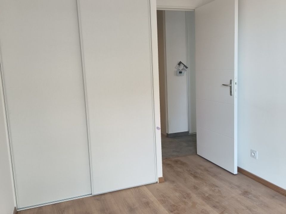 Apartment in Villefranche-sur-Saône, Rhone - photo 3
