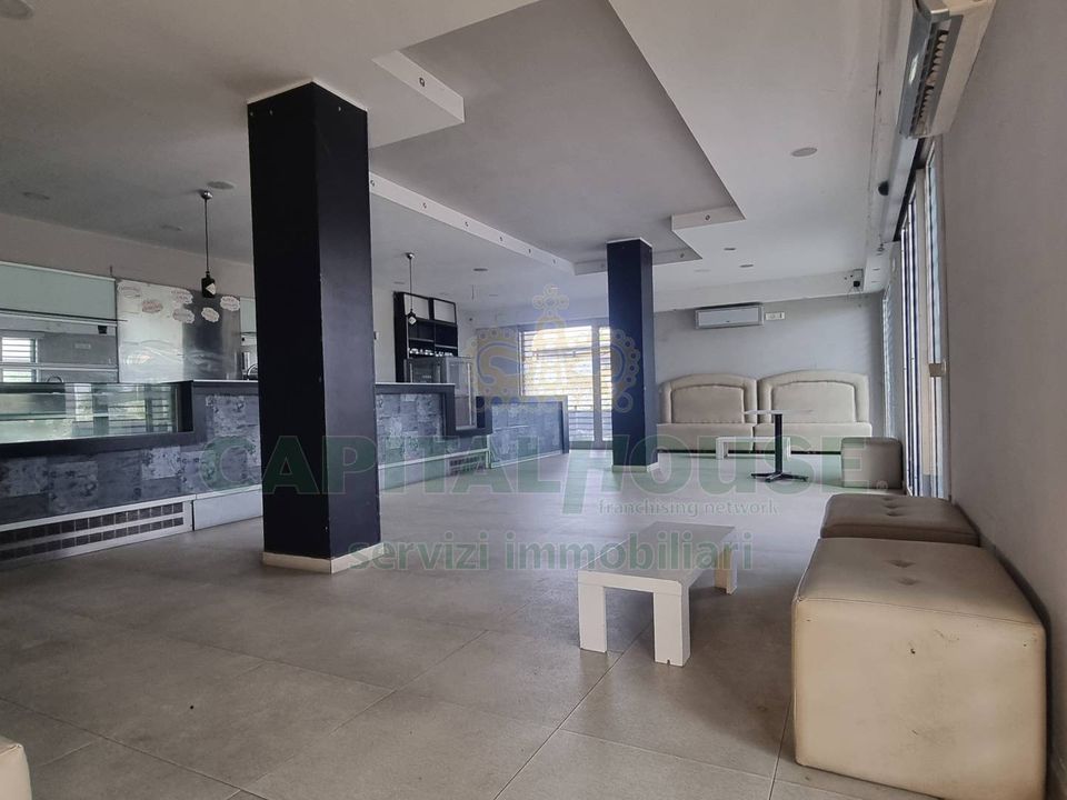 Erhvervsejendom i Portico di Caserta, Caserta - foto 3