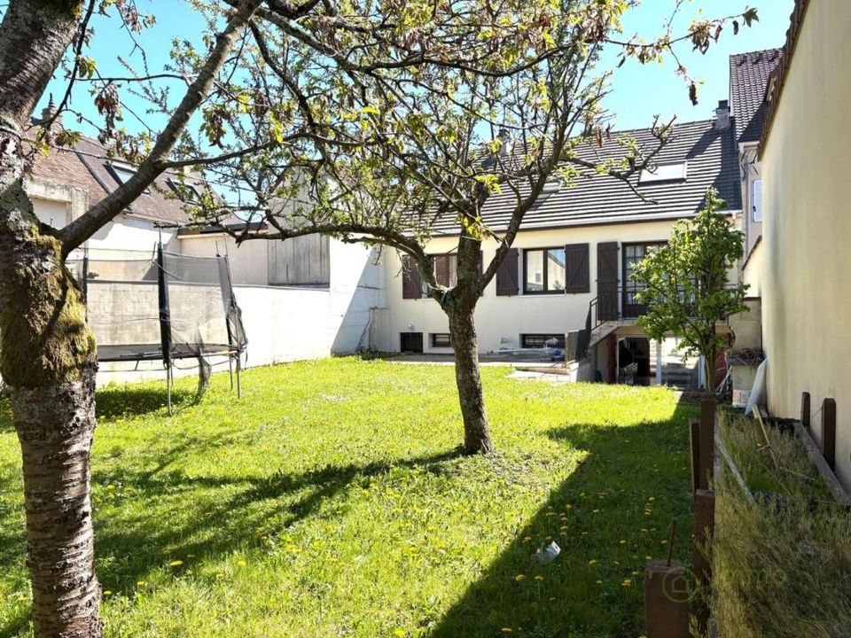 Villa in Roissy-en-Brie, Seine-et-Marne - foto 2