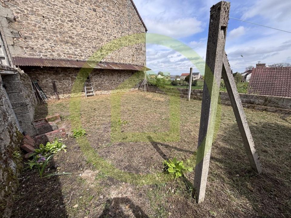 Town house in Chenerailles, Creuse - photo 4