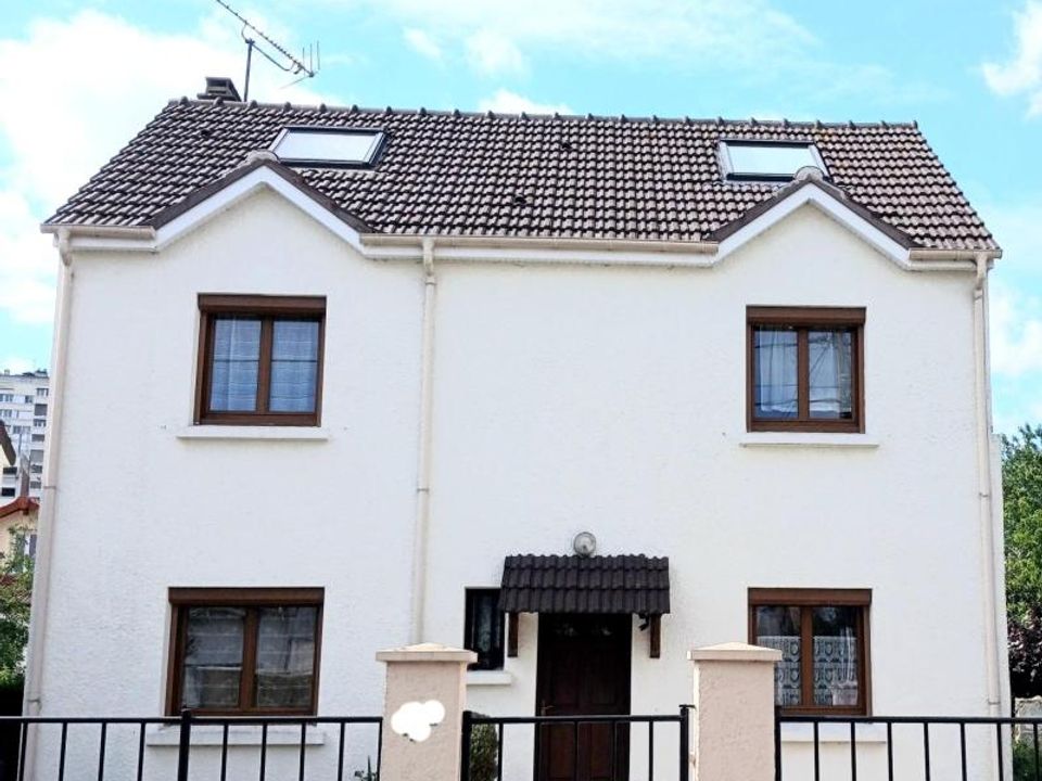 Bungalow i Bondy, Seine-Saint-Denis - foto 1