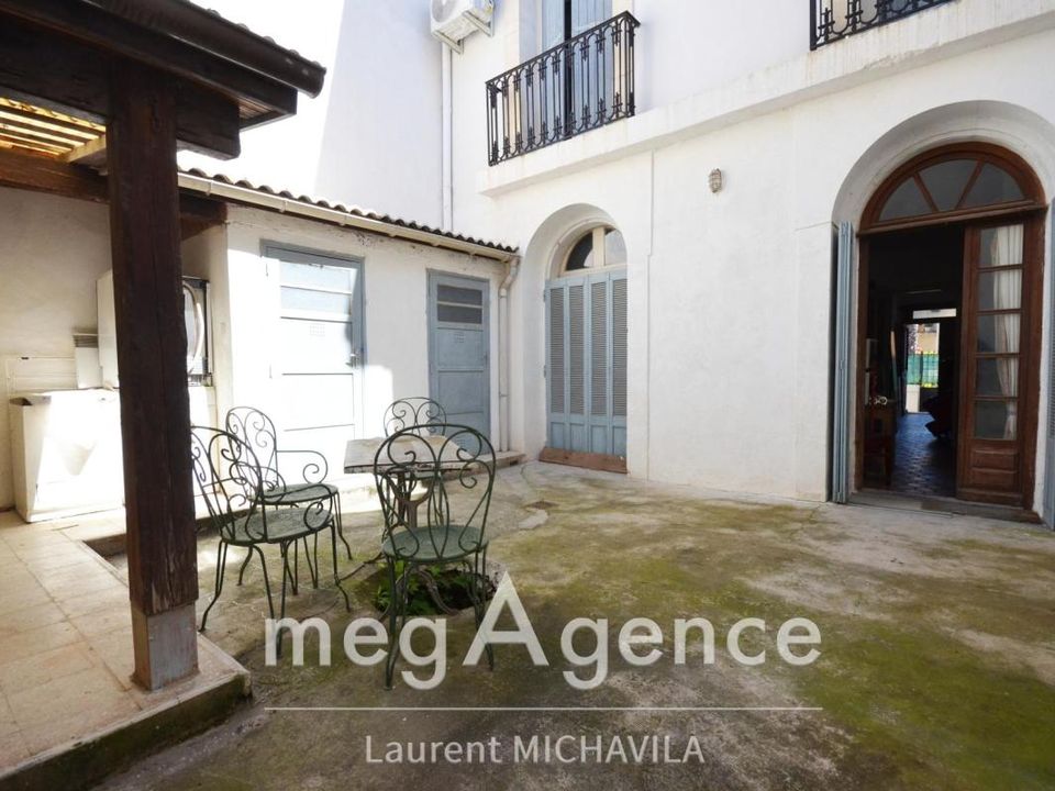 Villa in Villeneuve-les-Beziers, Herault - foto 1