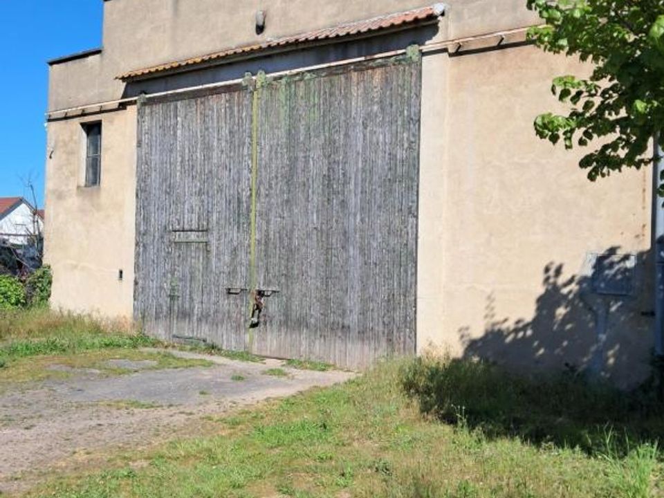 Parkeringsplads i Lapalisse, Allier - foto 2