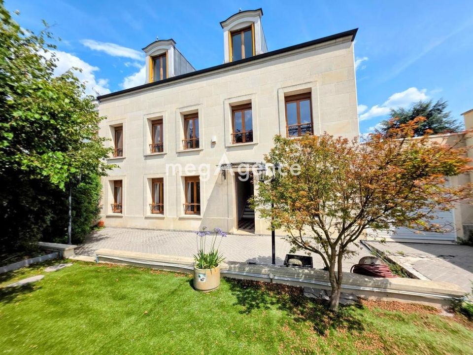 Villa i Neuilly-Plaisance, Seine-Saint-Denis - foto 1
