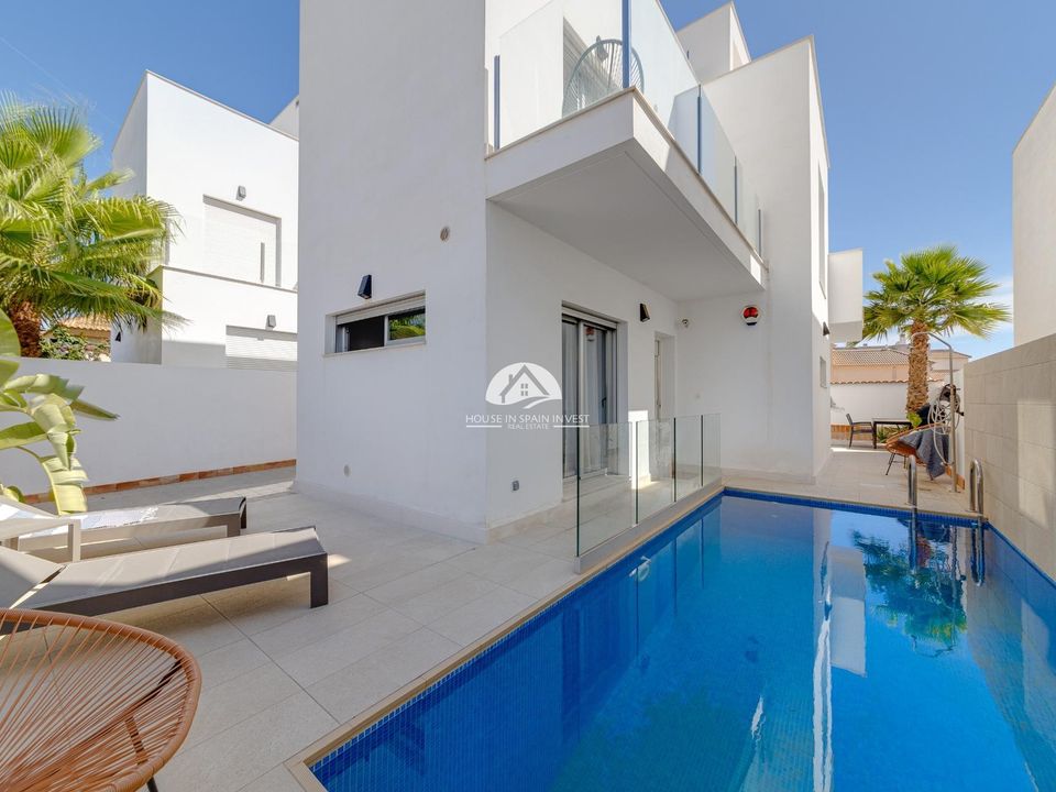 Villa en Torrevieja, Alicante - foto 1