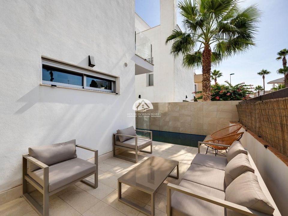 Villa en Torrevieja, Alicante - foto 3