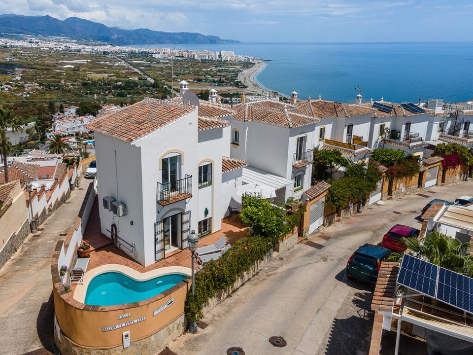 Villa in Nerja, Malaga - foto 1