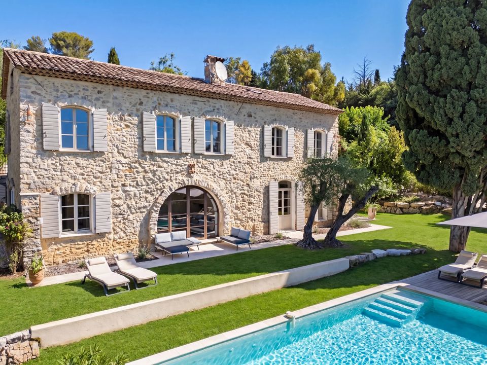 Villa a Mougins, Alpes-Maritimes - foto 1