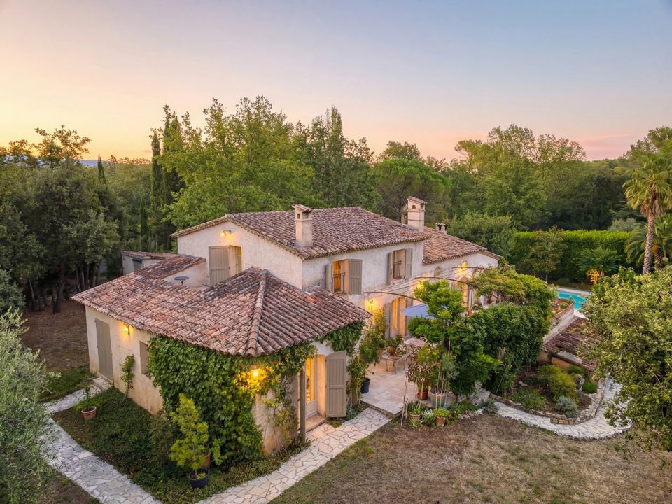 Villa i Valbonne, Alpes-Maritimes - foto 1