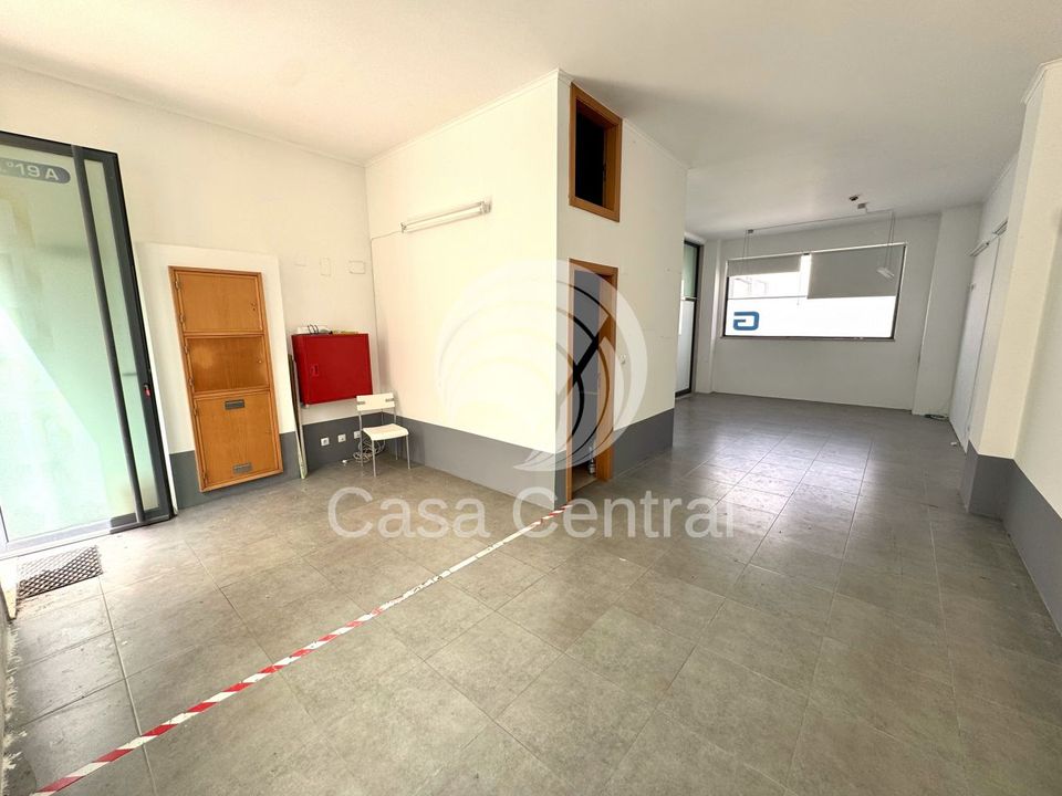 Erhvervsejendom i Loures, Lisbon - foto 1
