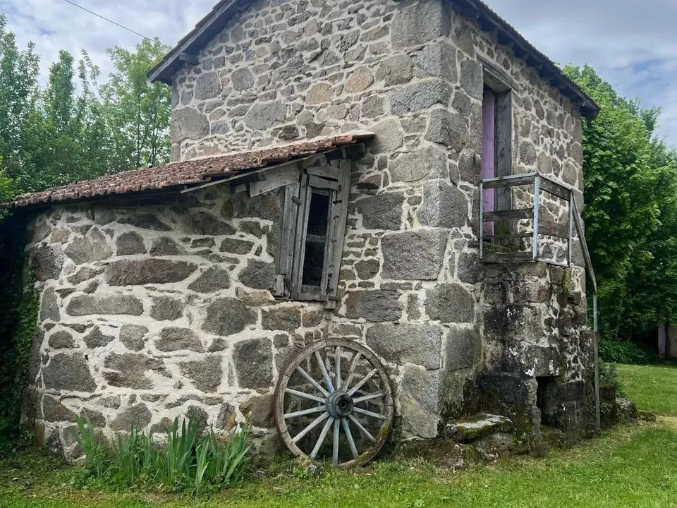 Landejendom i Auzances, Creuse - foto 1