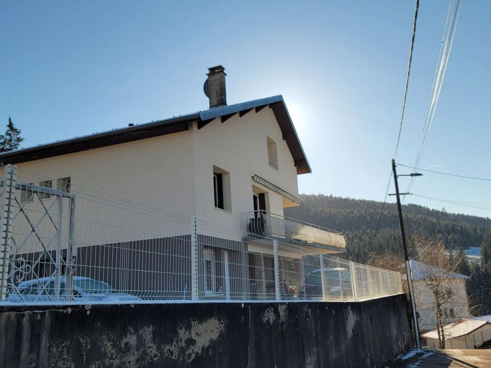 Villa i Oyonnax, Ain - foto 1