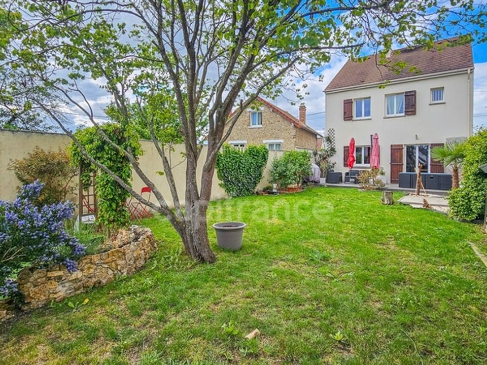 Villa i Bruyères-le-Châtel, Essonne - foto 1