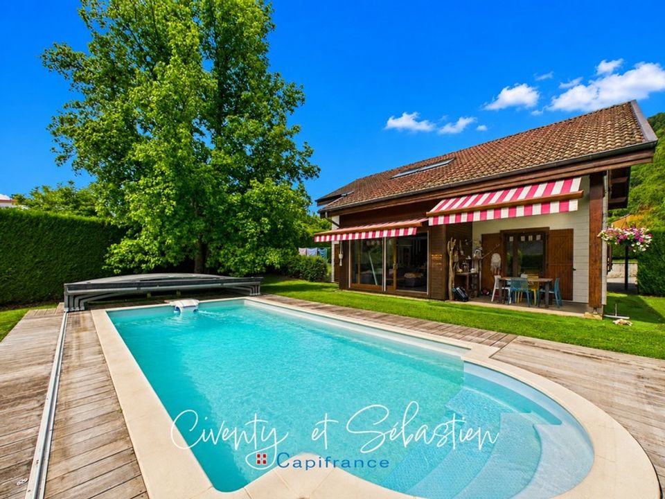 Villa i La Chapelle-du-Bard, Isere - bilde 1