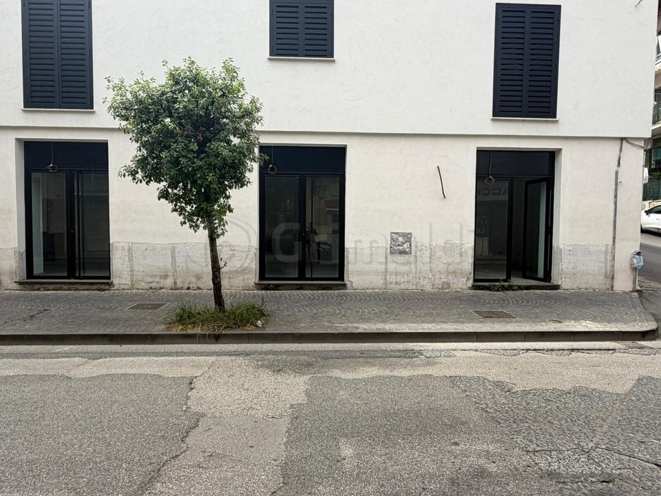 Erhvervsejendom i Giugliano in Campania, Naples - foto 5