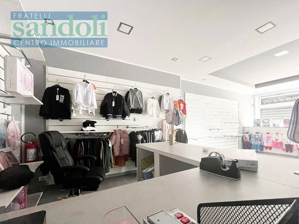 Commercial property in Vercelli, Vercelli - photo 5