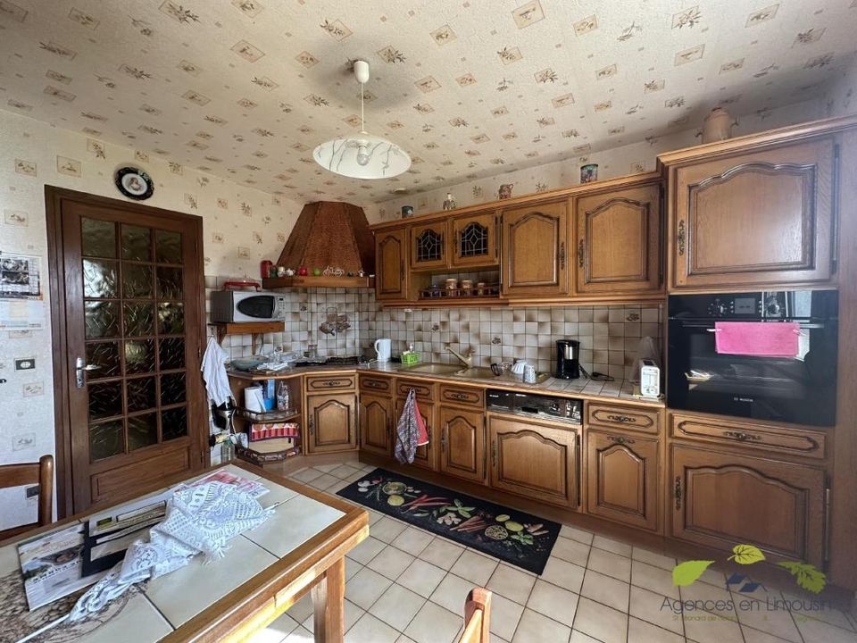 Bungalow i Saint-Leonard-de-Noblat, Haute-Vienne - foto 4