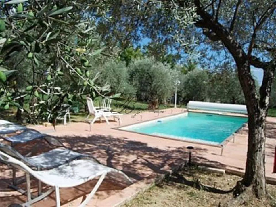 Villa i La Motte-D'Aigues, Vaucluse - bilde 1
