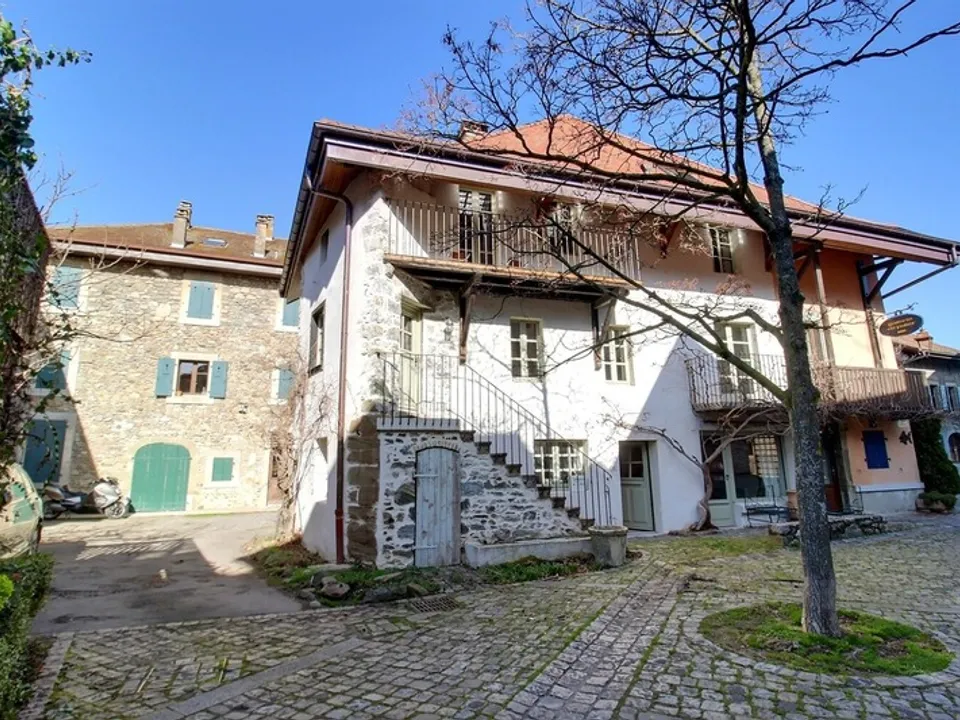 Landsbyhus i Nernier, Haute-Savoie - foto 1