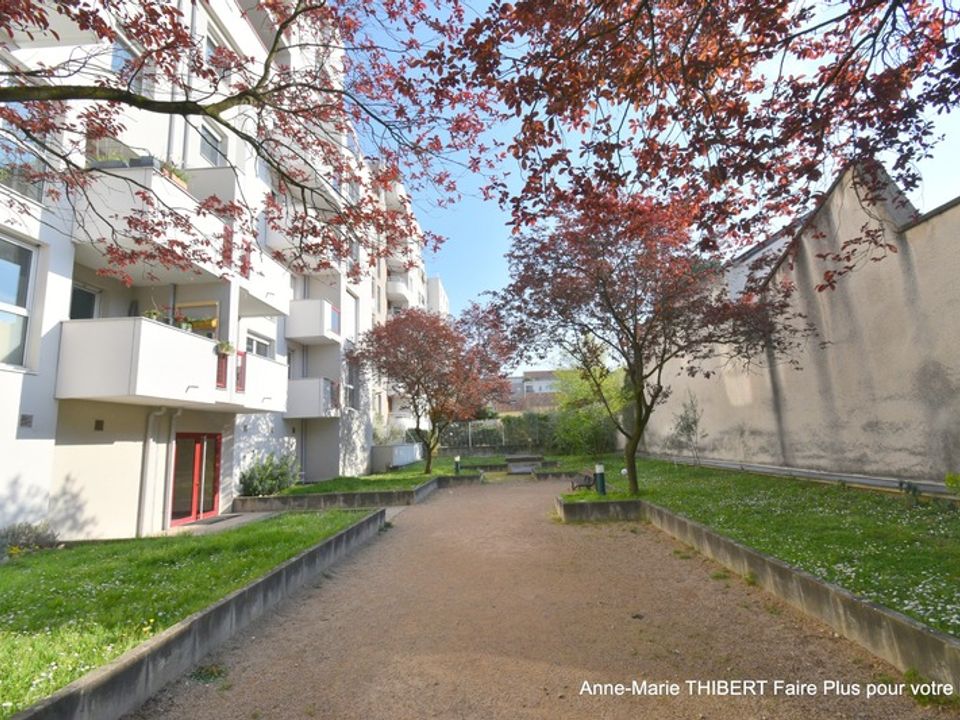 Lejlighed i Villeurbanne, Rhone - foto 3