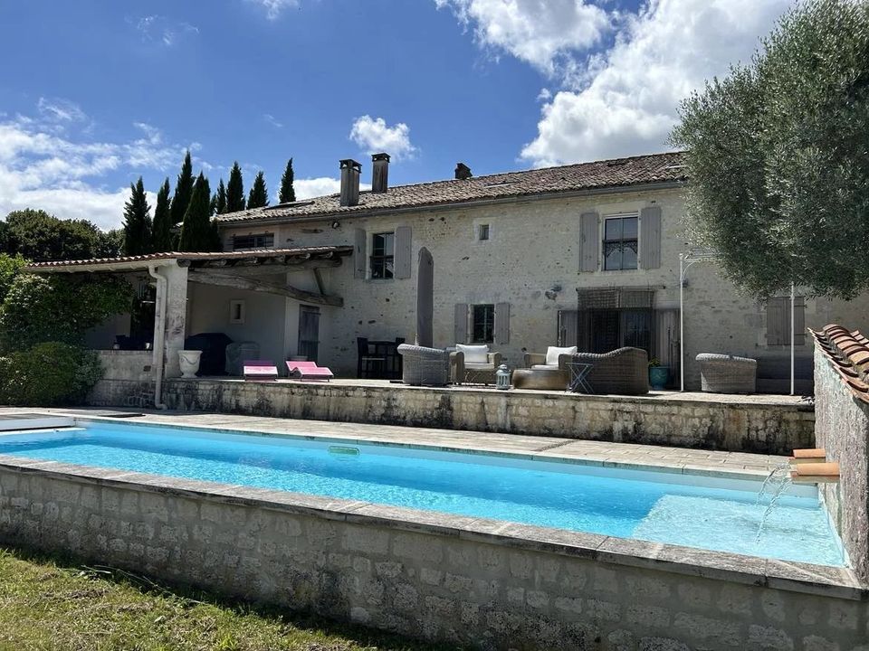 Villa i Mirambeau, Charente-Maritime - foto 1