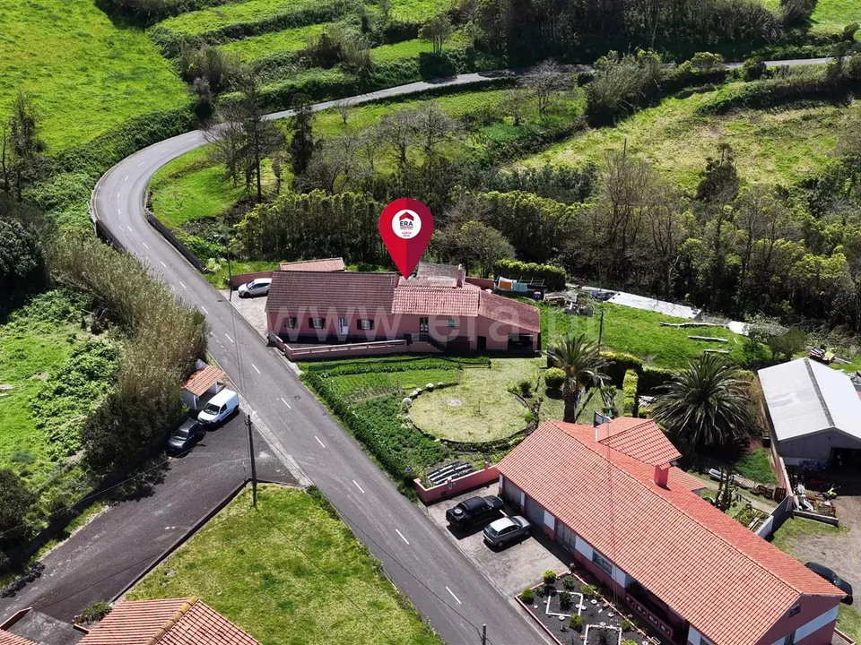 Villa en Horta, Faial - foto 1