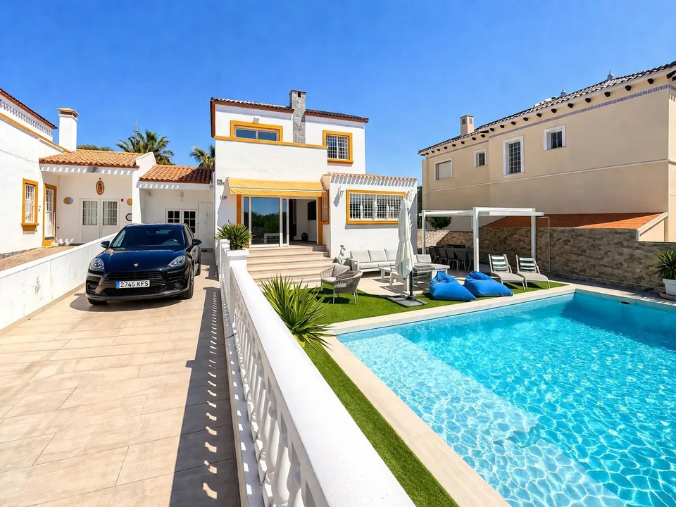 Villa in Los Dolses, Alicante - photo 1