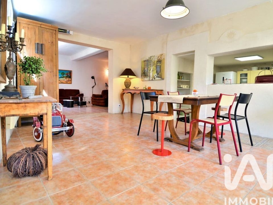 Town house in Saint-Quentin-la-Poterie, Gard - photo 4