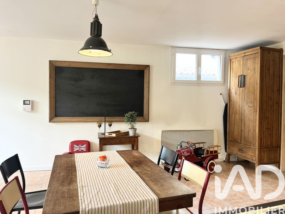 Town house in Saint-Quentin-la-Poterie, Gard - photo 5