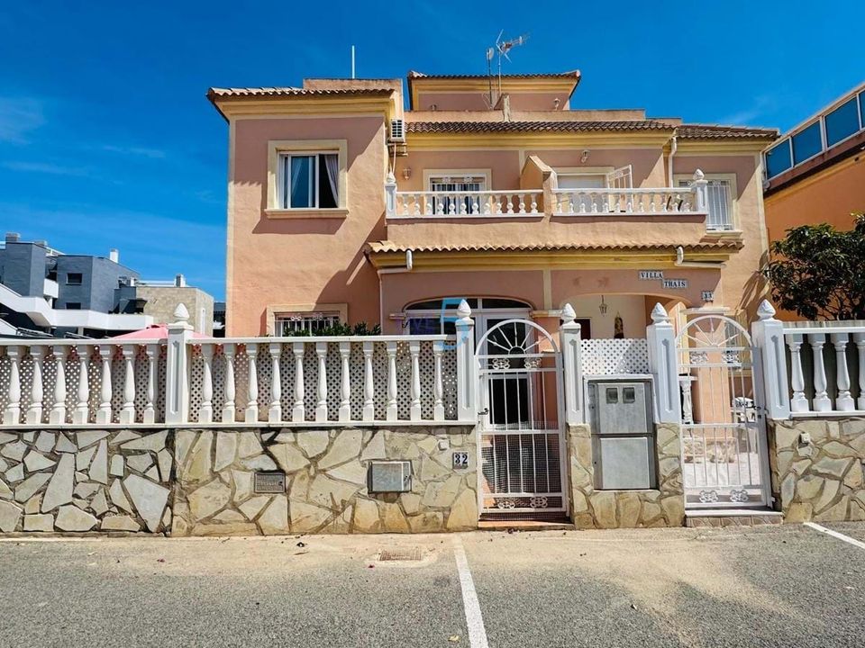 Byhus i Playa Flamenca, Alicante - foto 1