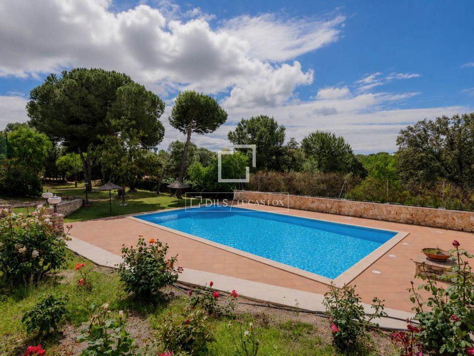 Villa i Pozuelo De Alarcon, Madrid - foto 1