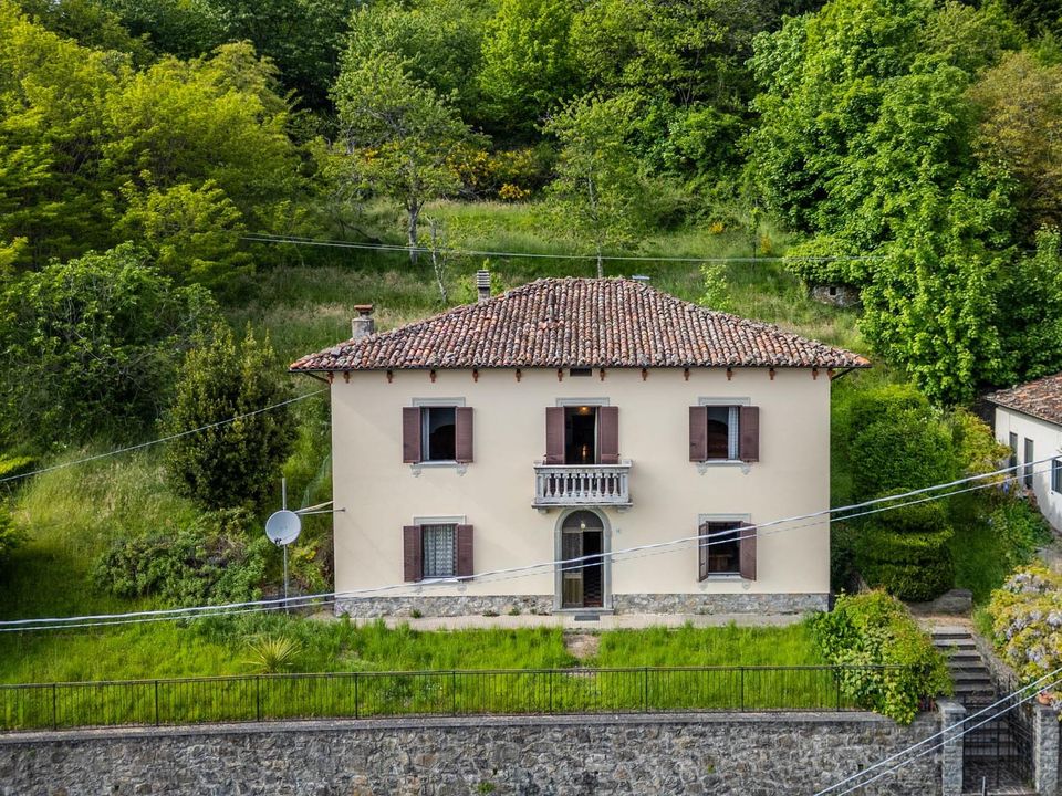 Villa i Castiglione di Garfagnana, Lucca - foto 1