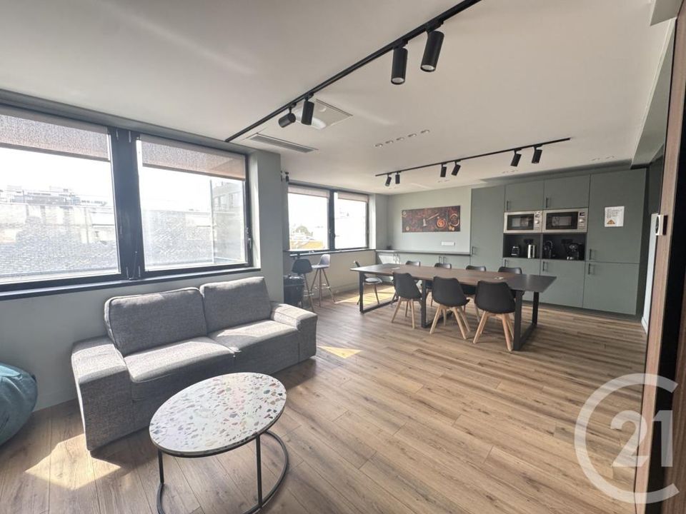 Erhvervsejendom i Nanterre, Hauts-de-Seine - foto 3
