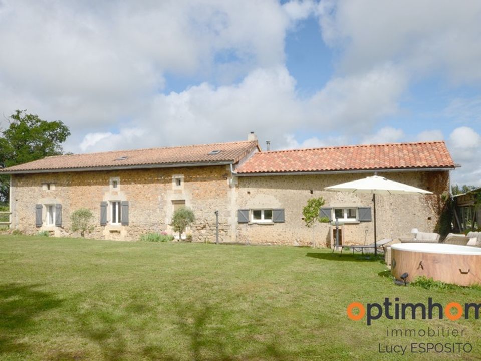Villa in Cherves-Chatelars, Charente - foto 1