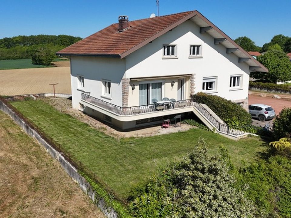Villa i Saint-Didier-d'Aussiat, Ain - foto 1