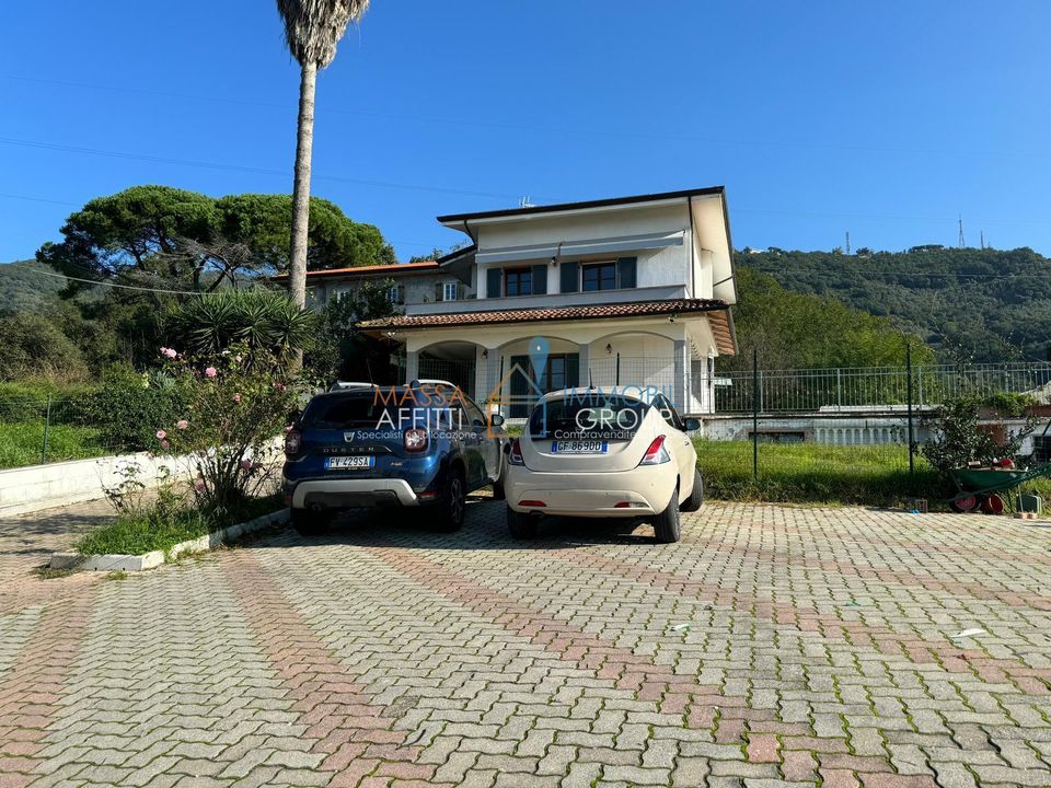 Villa a Carrara, Massa and Carrara - foto 1