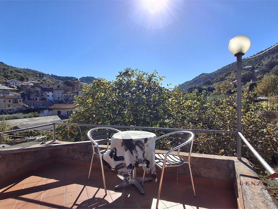 Villa i Vallecrosia, Imperia - foto 4