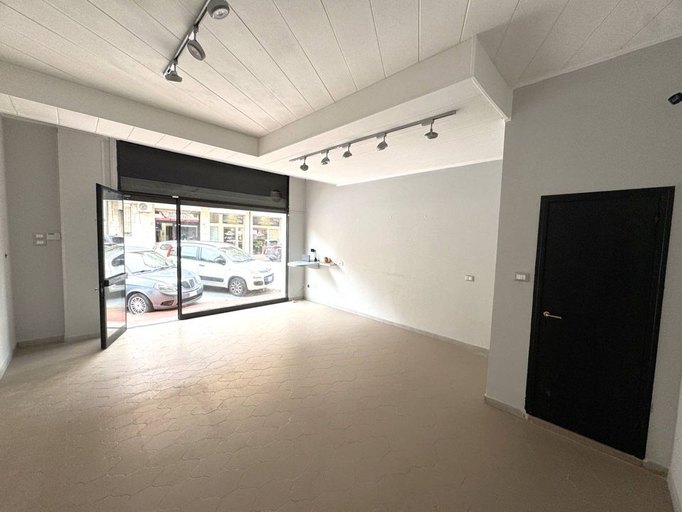 Propiedad comercial en Porto San Giorgio, Fermo - foto 3