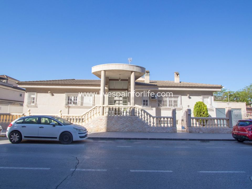 Casa unifamiliar a Redovan, Alicante - foto 1