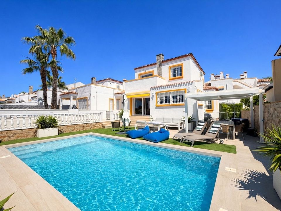 Villa in Los Dolses, Alicante - photo 3