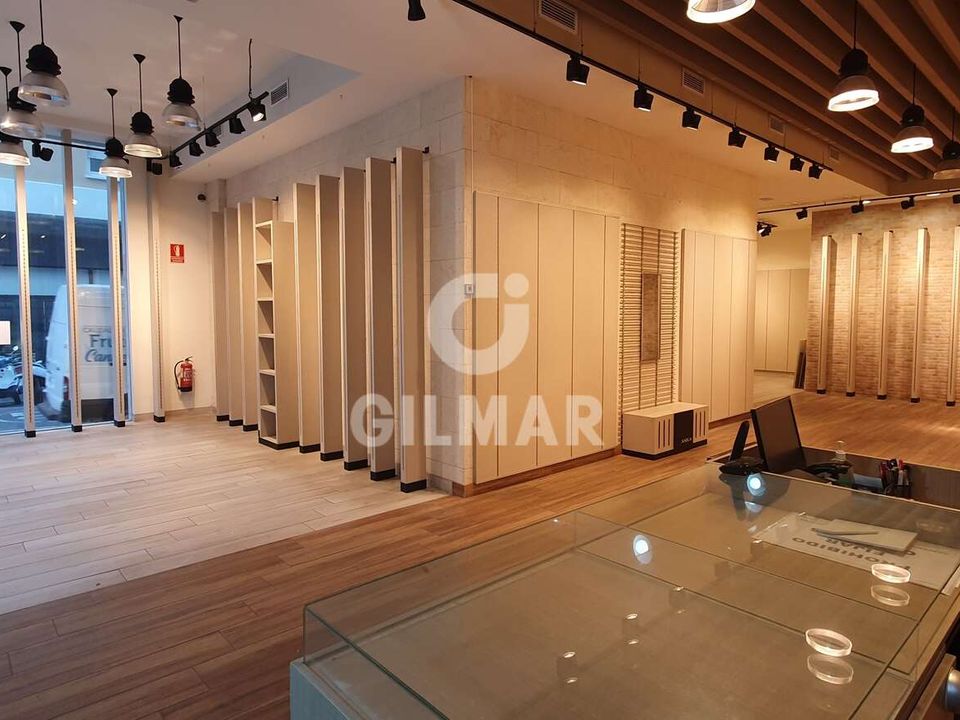Commercial property in Cadiz, Cadiz - photo 5