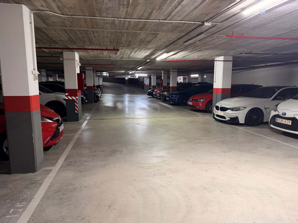 Garage i Barcelona, Barcelona - foto 4