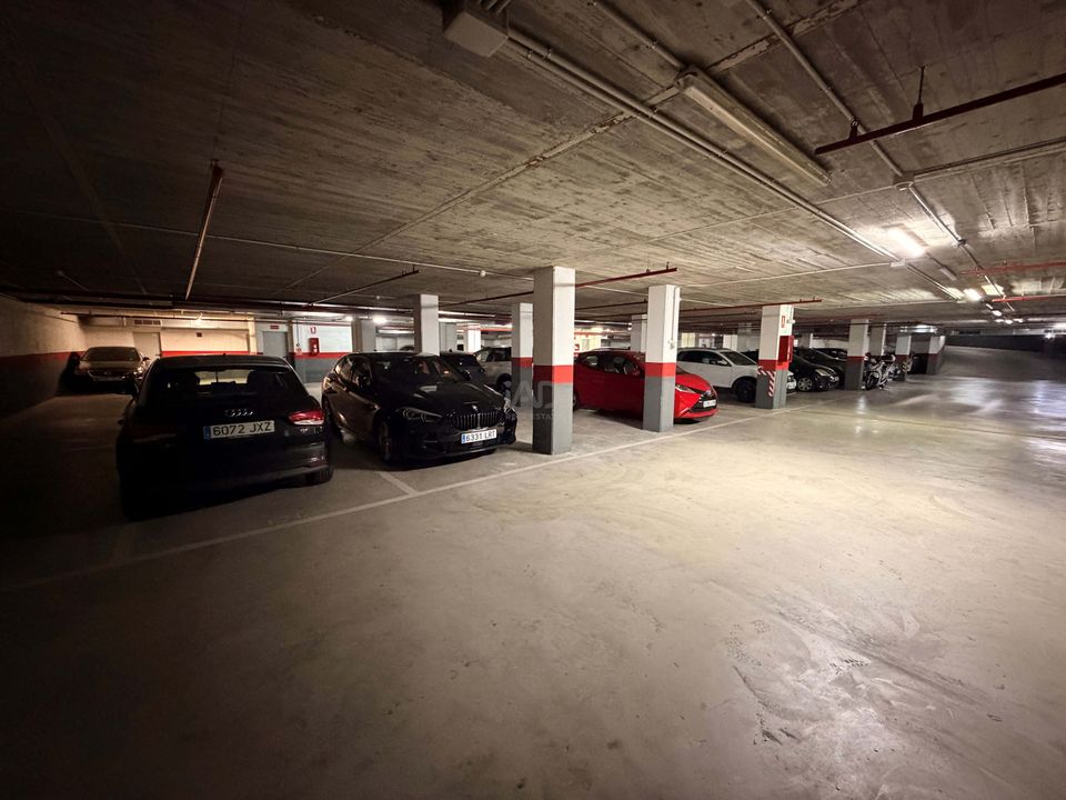 Garage i Barcelona, Barcelona - foto 5