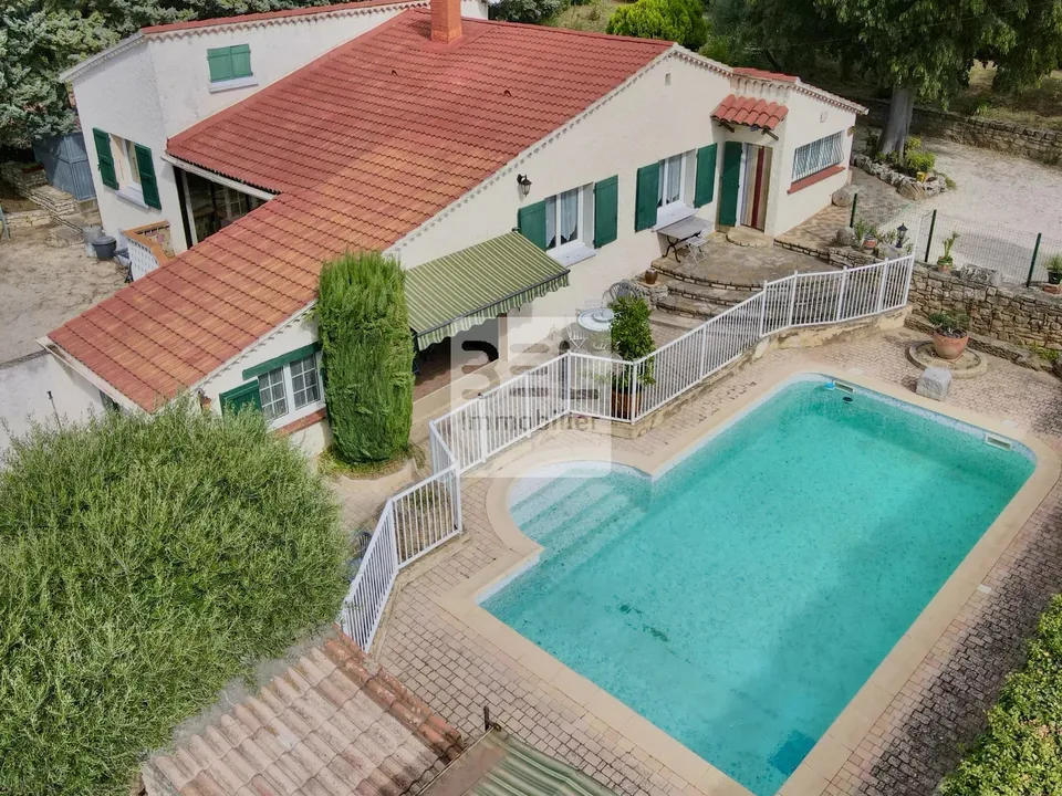 Villa i Bagnols-sur-Cèze, Gard - foto 1