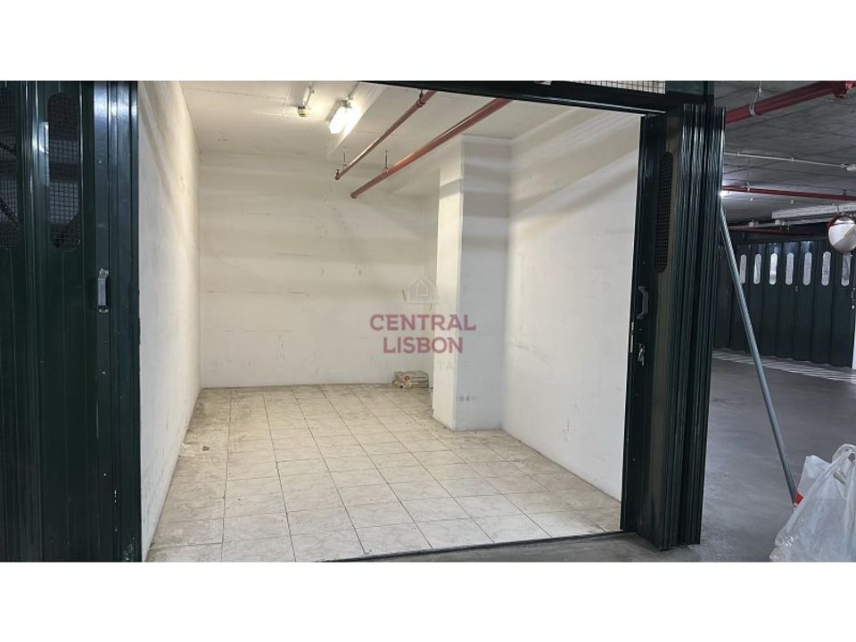 Garage i Moscavide-Parque das Nacoes, Lisbon - foto 1